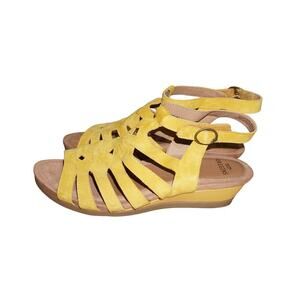 Earth Origins Pippa Wedge Sandals – Yellow Suede (Size 9W)